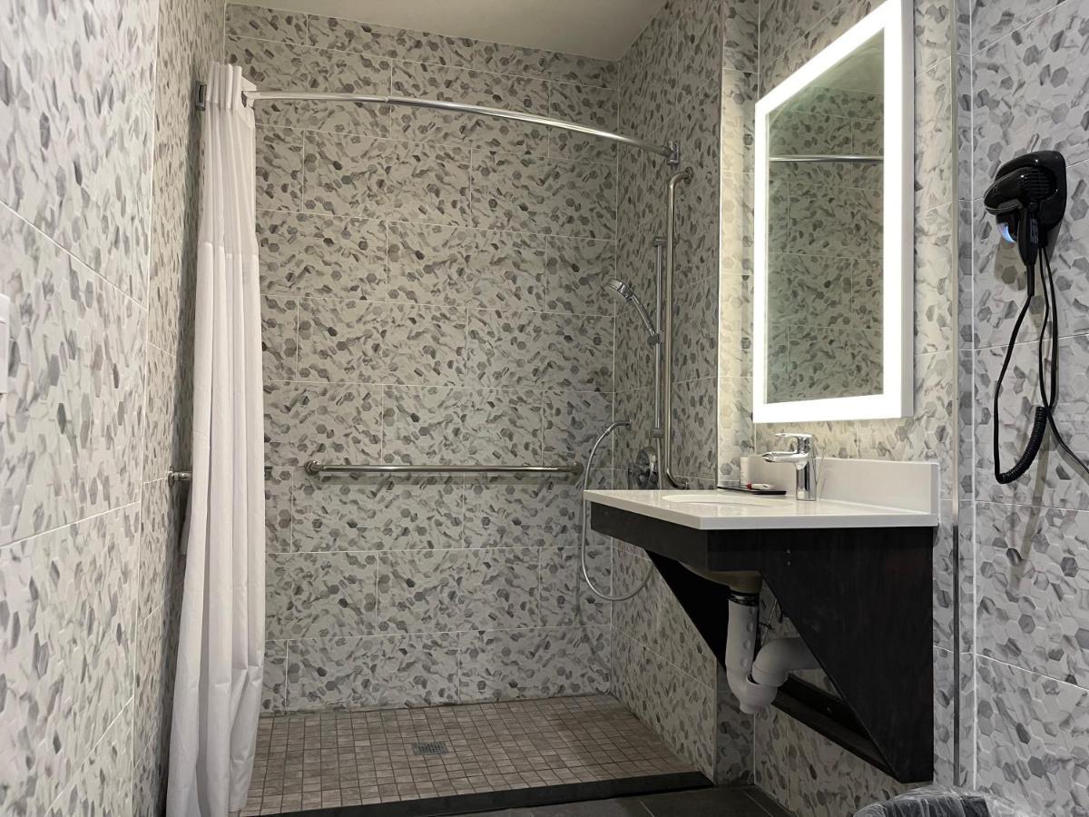 Super 8 By Wyndham Bronx Near Botanical Garden Hotel New York Ngoại thất bức ảnh