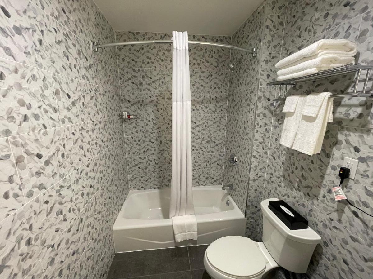 Super 8 By Wyndham Bronx Near Botanical Garden Hotel New York Ngoại thất bức ảnh